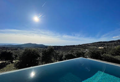 Maison avec piscine et terrasse 19