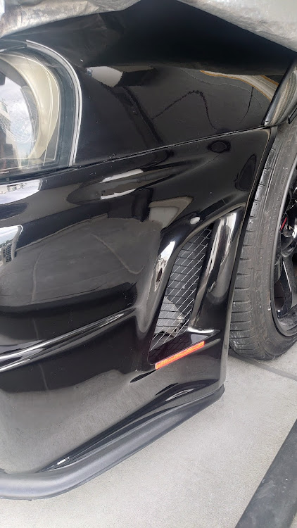 スカイライン GT-RのR34・缶スプレー塗装・修理・R34スカイライン・外装に関するカスタム事例の投稿画像2枚目