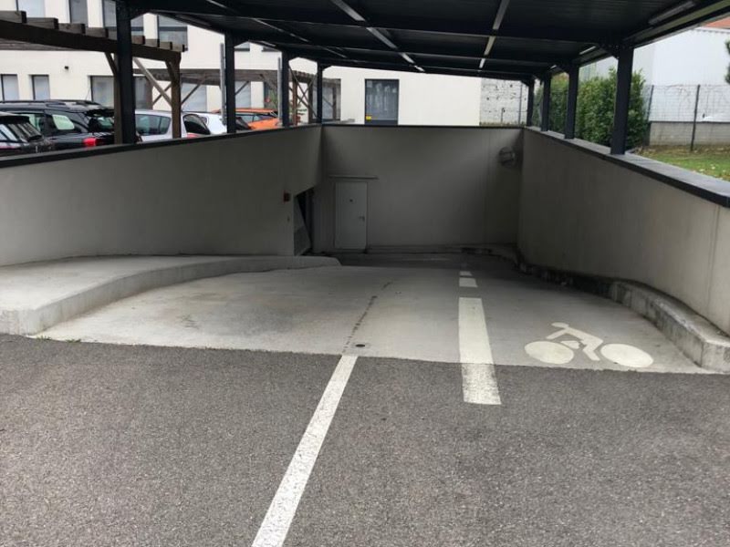 Location  parking  12 m² à Villeurbanne (69100), 54 €