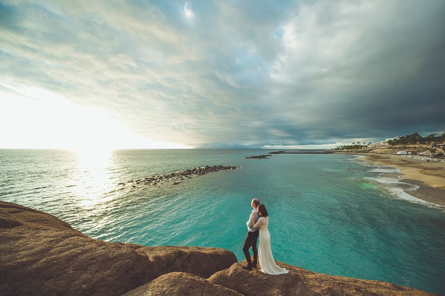 Fotografo di matrimoni Lyudmila Bordonos (tenerifefoto). Foto del 7 febbraio 2016