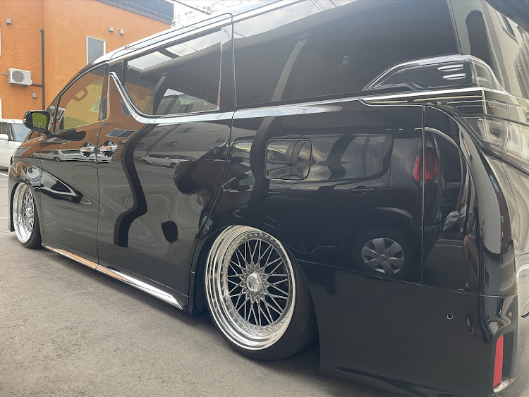 ヴェルファイアのフォルテ仙台・レオンハルト　バイファル・低そうで低くない少し低い車・あなたの推し撥水コートは？に関するカスタム事例の投稿画像2枚目