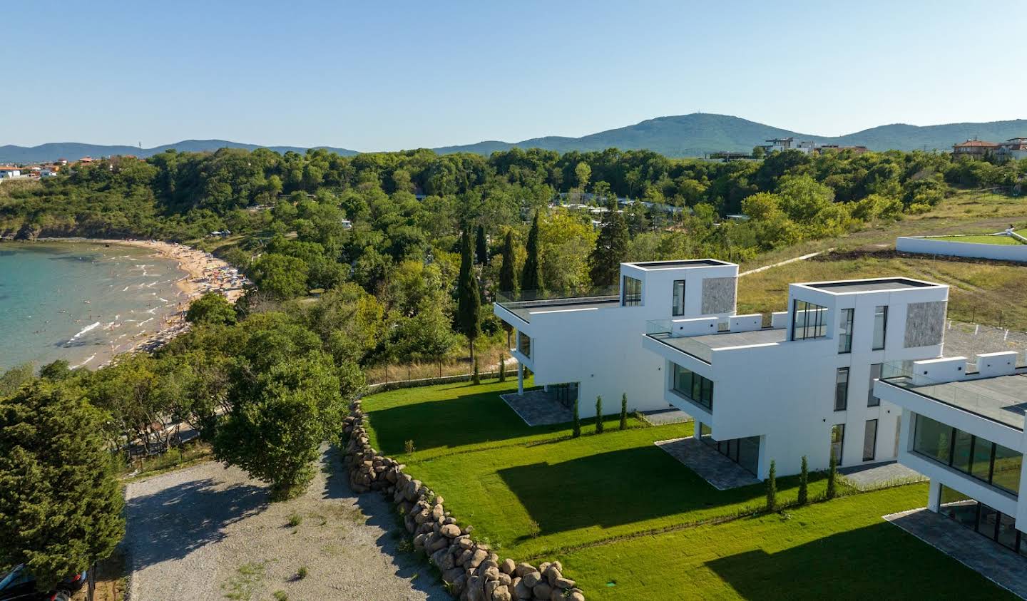 House with garden Chernomorets