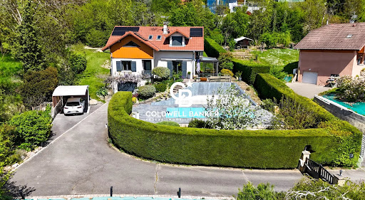 House with pool and garden 2