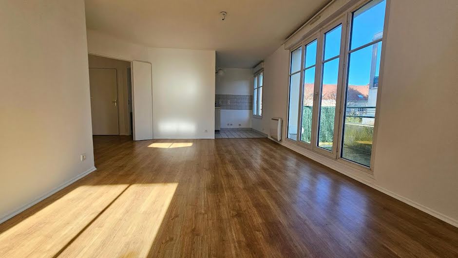 Vente appartement 3 pièces 65 m² à Noisy-le-Grand (93160), 219 000 €