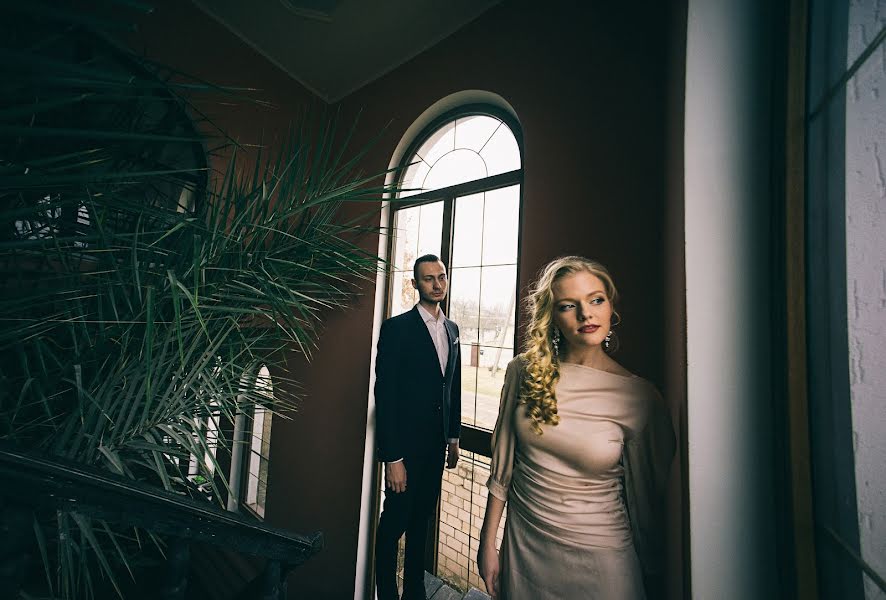 Wedding photographer Dmitriy Shumeev (wedmoment). Photo of 15 April 2015
