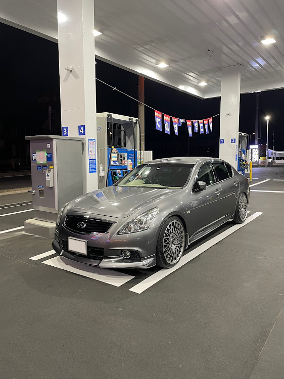 スカイラインのスカイライン・V36・洗車・ガソスタの美学・春を告げるに関するカスタム事例の投稿画像1枚目