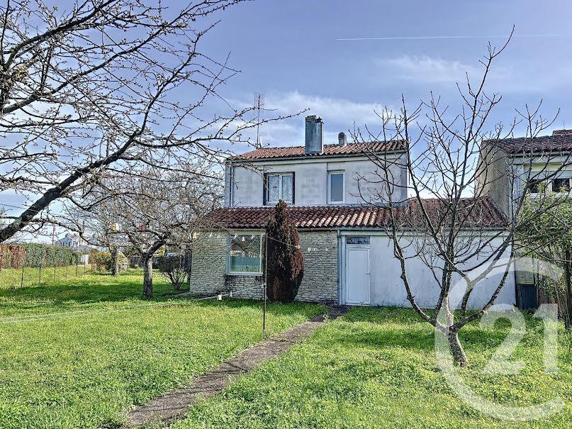 Vente maison 5 pièces 101.5 m² à Châteaubernard (16100), 139 750 €
