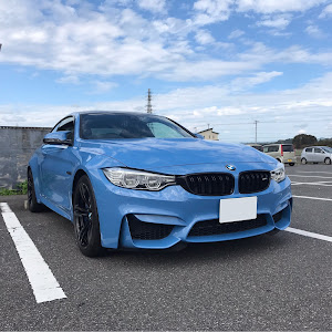 M4 クーペ F82