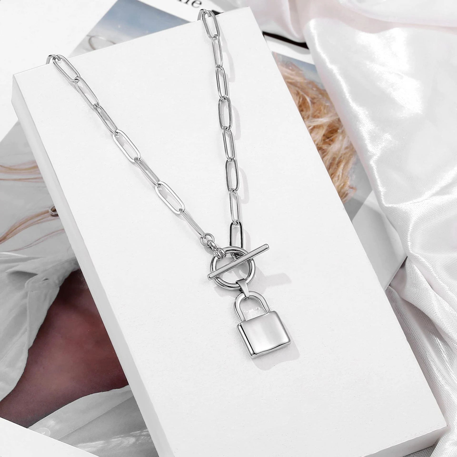 Title 7, Hoogwaardige lichtgewicht luxe paperclip platte...