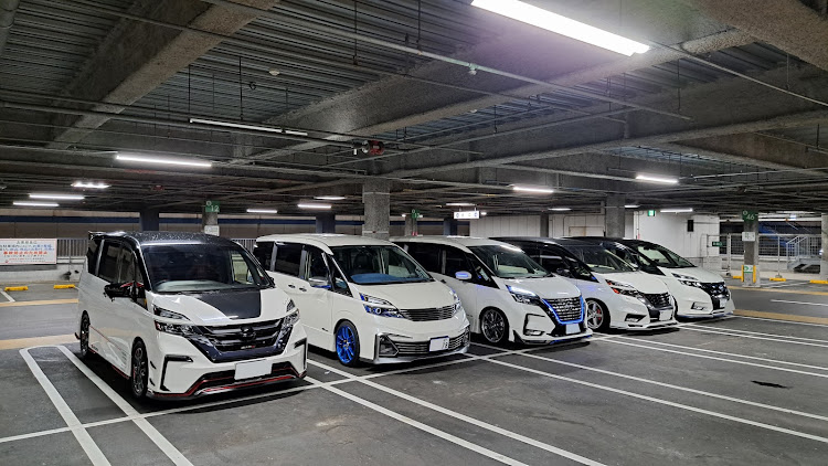 セレナのナイトオフ・nismo 祭り・弄りオフ・いつもイイネ&コメントありがとうございます🙇‍♂️・車好きな人と繋がりたいに関するカスタム事例の投稿画像5枚目