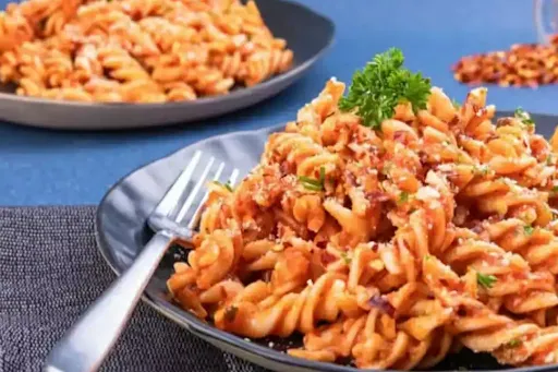 Chicken Tomato Twist Pasta