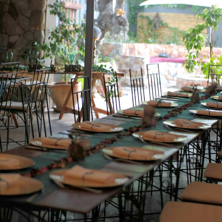Algarve Restaurant & Venue Hire - Restaurant in Bosonia