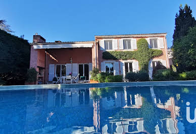 Maison avec piscine et terrasse 10