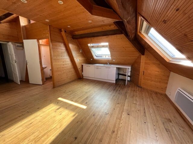 Location  appartement 1 pièce 24 m² à Compiegne (60200), 550 €