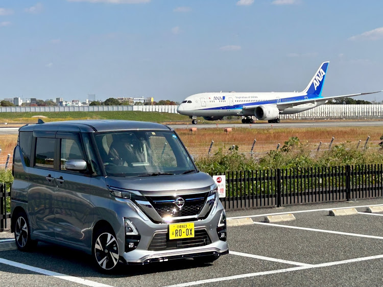 ルークス ハイウェイスター ターボのroox・ルークス・GT-ROOX・飛行機コラボ・大阪国際空港に関するカスタム事例の投稿画像3枚目