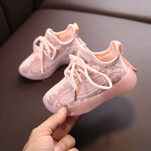 Title 5, Childrens Sports Shoes Boys & Girls Mesh Shoes