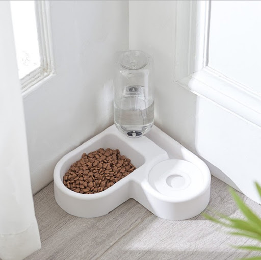 Title 2, Durable and easy-to-clean plastic pet drinking ...