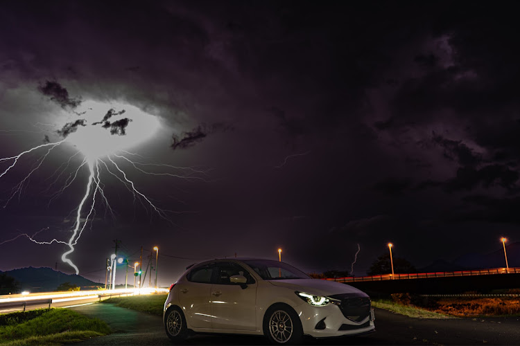 デミオのDJデミオ・MAZDA・雷・積乱雲・15MBに関するカスタム事例の投稿画像1枚目