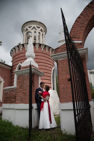 Fotografo di matrimoni Aleksandra Sharova (vnebesolnce). Foto del 25 settembre 2015