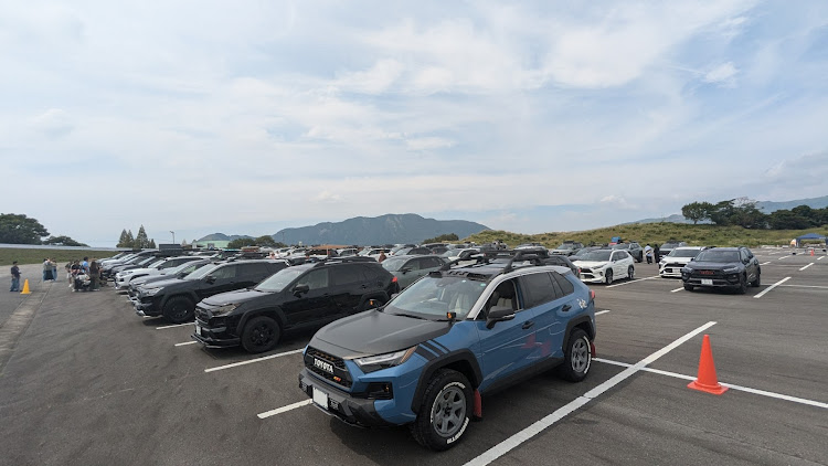 RAV4のrav4adventure・グレイッシュブルー・熊本観光・KRM&Kumamoto MTに関するカスタム事例の投稿画像1枚目