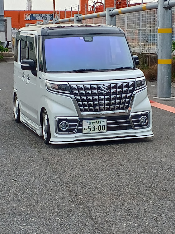 スペーシアカスタムの5月もよろしくお願いします・いつもいいね＆コメントありがとうございます🥰・ゴールデンウィーク・GW・フィルム施工、バネ交換に関するカスタム事例の投稿画像1枚目