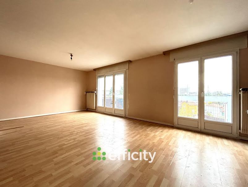 Vente appartement 5 pièces 109 m² à Montbeliard (25200), 99 900 €