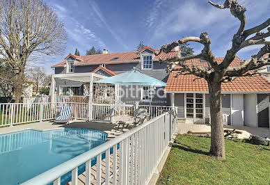 House with pool and garden 2