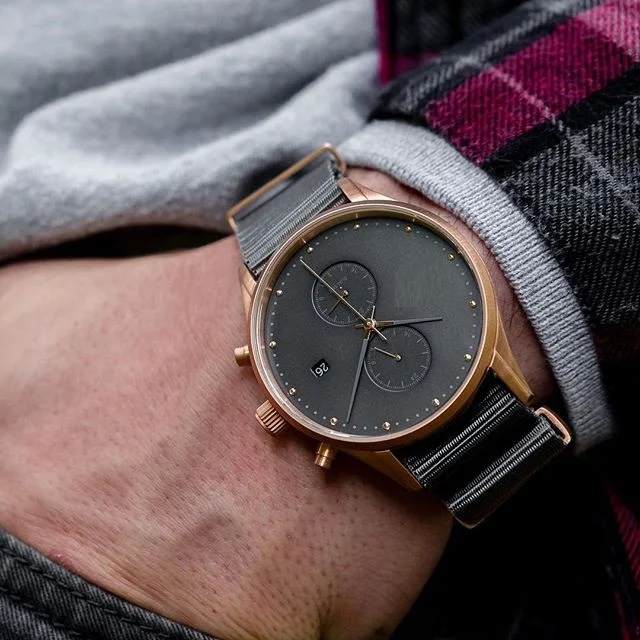Quartz herenhorloge. Nauwkeurigheid en stijl voor dagelijks gebruik. Ervaar tijdloze elegantie, betrouwbaarheid en comfort voor elke gelegenheid.
