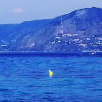 Un po'di giallo in mezzo al mare di 