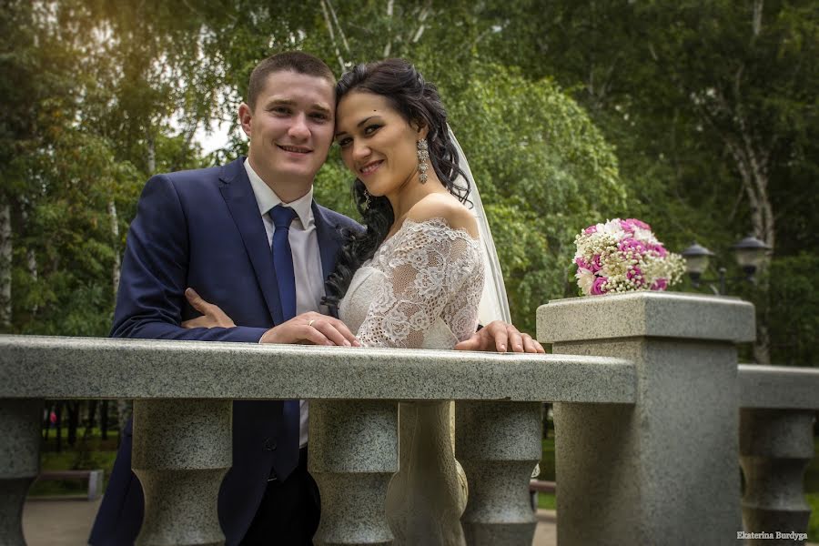 Nhiếp ảnh gia ảnh cưới Ekaterina Burdyga (burdygakat). Ảnh của 23 tháng 8 2015