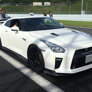 NISSAN GT-R