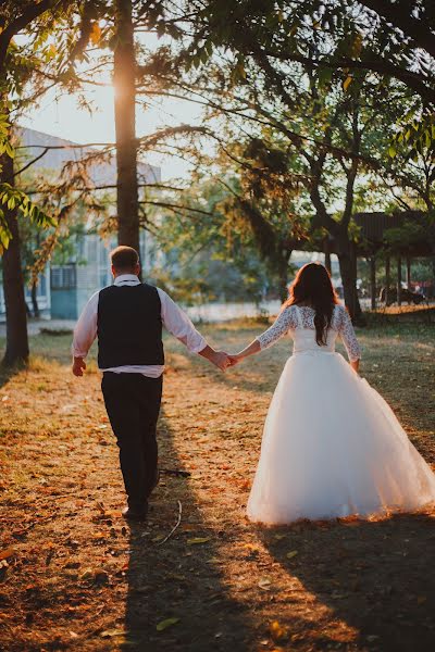 Wedding photographer Lara Yarochevskaya (yarochevska). Photo of 5 November 2016