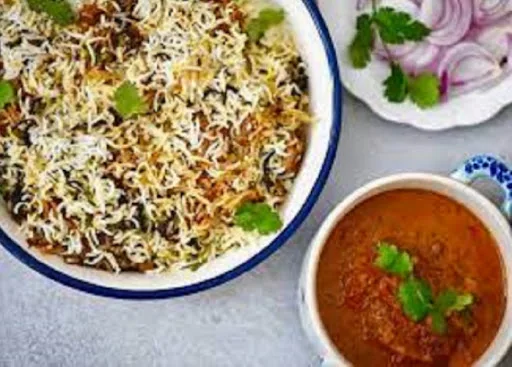 Hyderabadi Chicken Biryani With Gravy