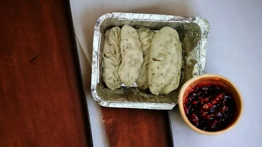 Paneer Steamed Momos [8 Pieces]