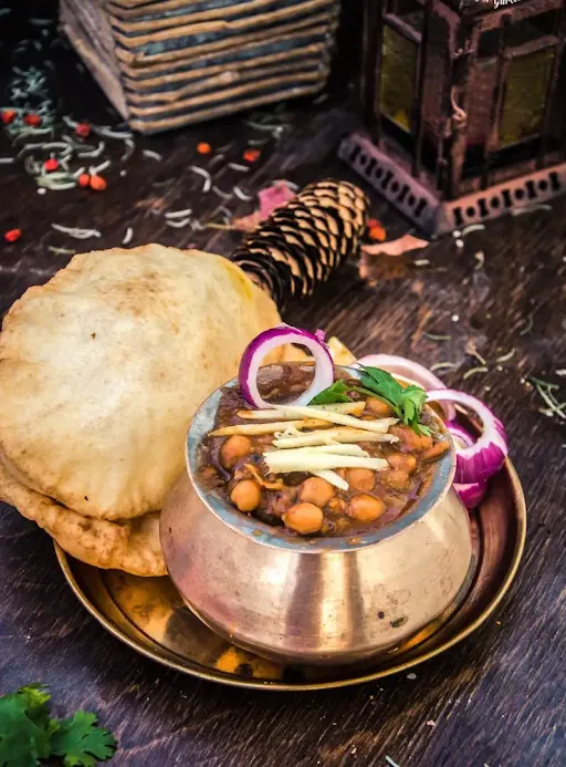 Chana Bhature [2 Bhature]