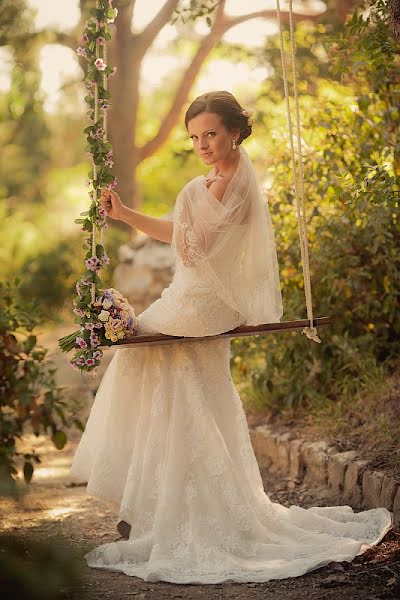 Wedding photographer Evgeniya Kaveshnikova (heaven). Photo of 11 September 2013