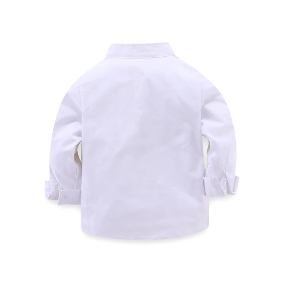 Traje para niño caballero a la moda, elegante y cómodo. Perfecto para ocasiones especiales y eventos importantes. Un look sofisticado para tu hijo.