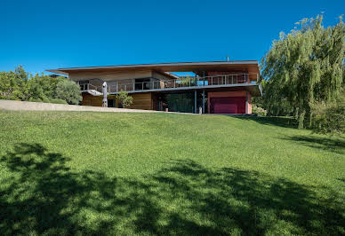 Villa with pool and garden 5