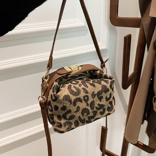 Title 7, Fashion handbag for women with leopard print, t...