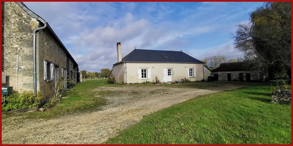 Vente propriété 9 pièces 210 m² à Château-la-Vallière (37330), 390 375 €