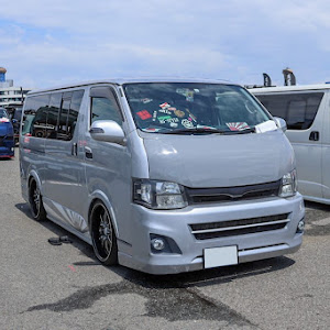 ハイエースバン KDH200V