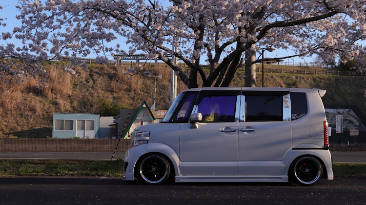 Nボックスカスタムのエヌボックスカスタム・車好きな人と繋がりたい・K-BREAK・桜と愛車・春の交通安全週間に関するカスタム事例の投稿画像6枚目
