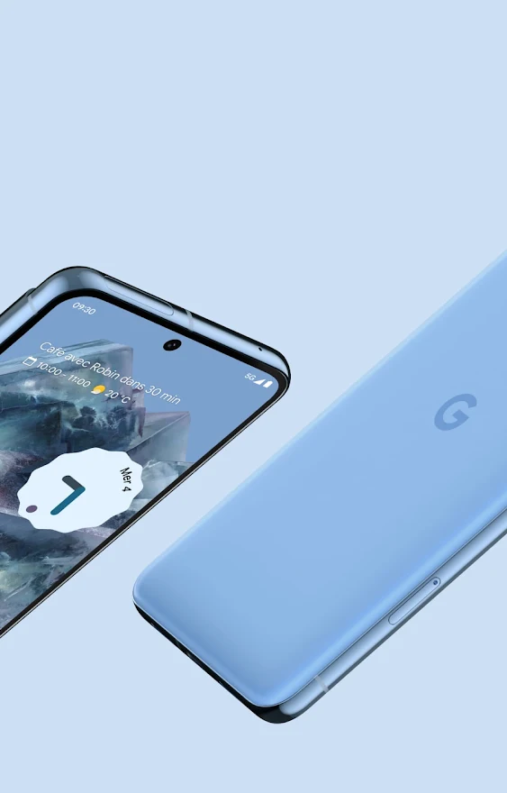 Deux Pixel 8 Pro de couleur Bleu Azur sont côte à côte, en diagonale. L'un apparaît écran vers le haut, révélant son aspect lisse et le cadre en aluminium poli. L'autre apparaît écran vers le bas, mettant ainsi en valeur sa jolie couleur Bleu Azur et sa vitre arrière mate.