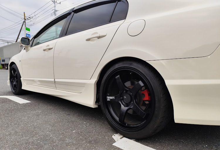 シビックタイプRのホイール交換・シビックタイプR・FD2に関するカスタム事例の投稿画像2枚目