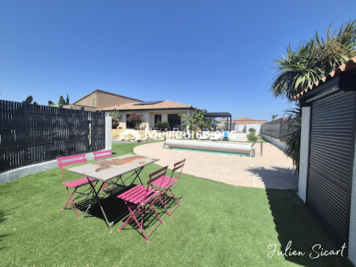 House with pool 3
