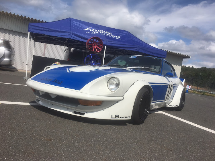 フェアレディZの岡山国際サーキット・Z33・LB★WORKS・S30に関するカスタム事例の投稿画像12枚目