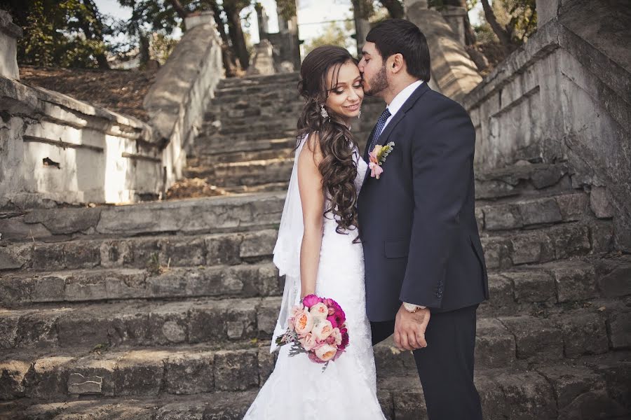 Fotógrafo de casamento Oleg Sidorov (osid). Foto de 3 de dezembro 2014