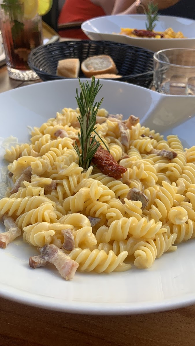 Gluten-free pasta carbonara