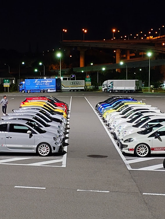 595のアバルト🇮🇹フィアット・与島ナイトオフ会に関するカスタム事例の投稿画像1枚目