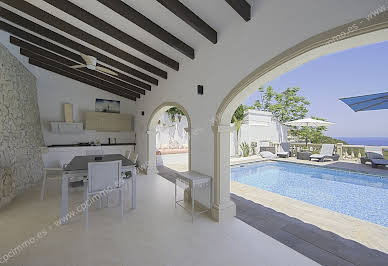 Villa with pool 4